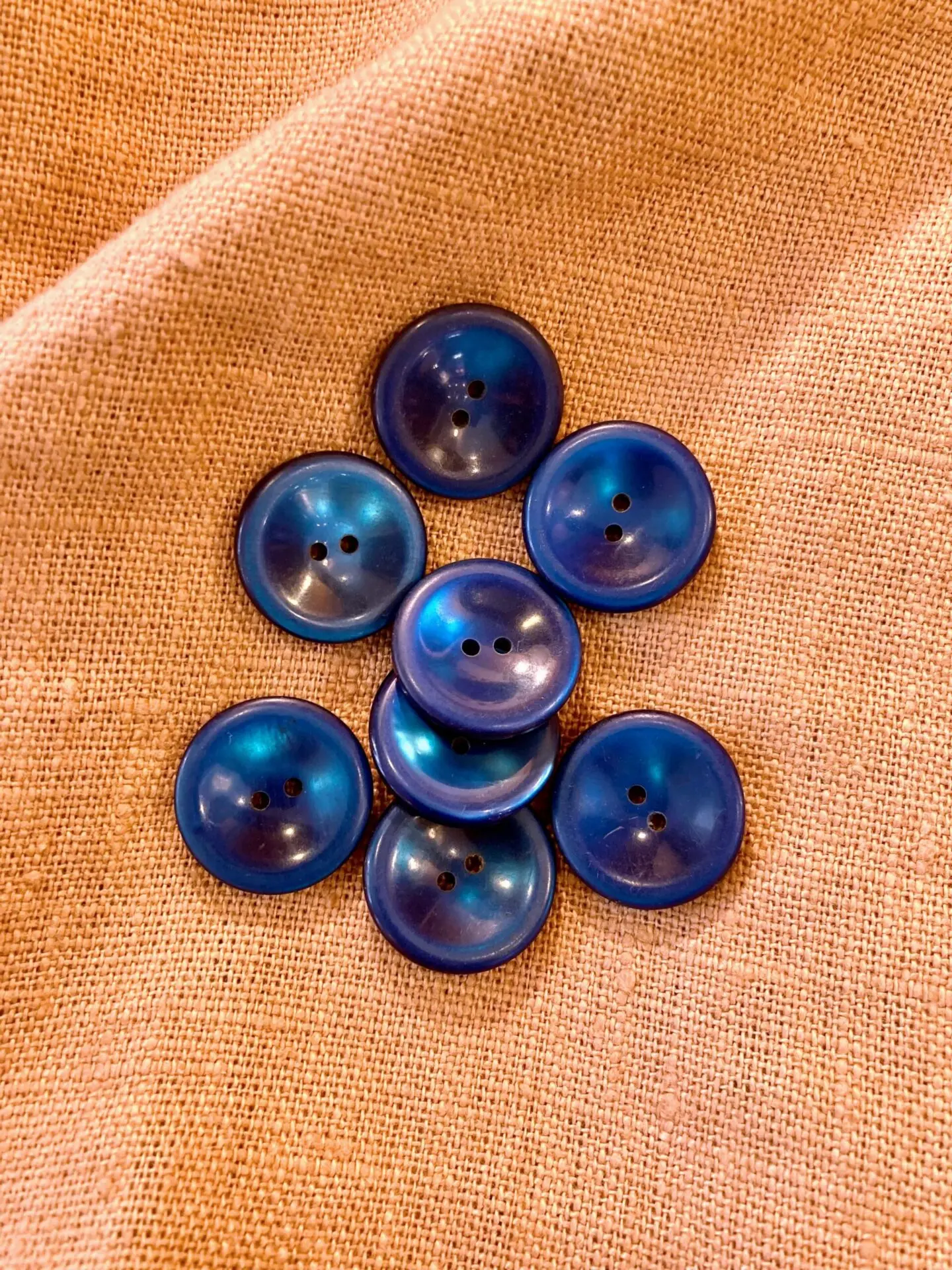 boutons vintages bleus reflets nacrés