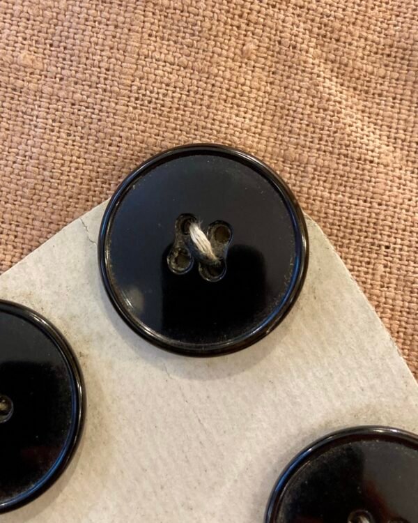 boutons vintages noirs grand format