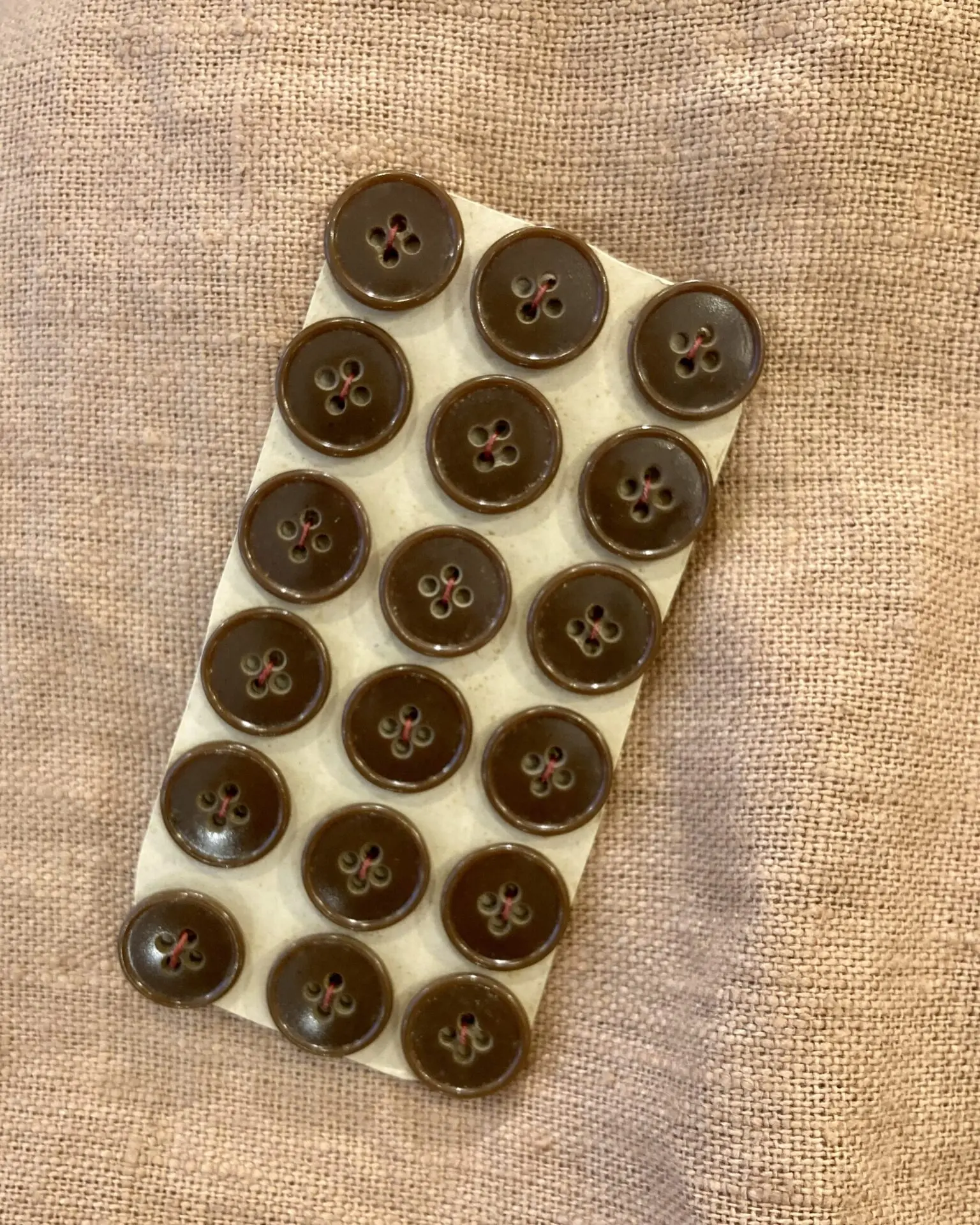 Alternative view of Lot Boutons Vintage - Marron petit format