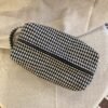 trousse de toilette lainage pied de poule noir et blanc