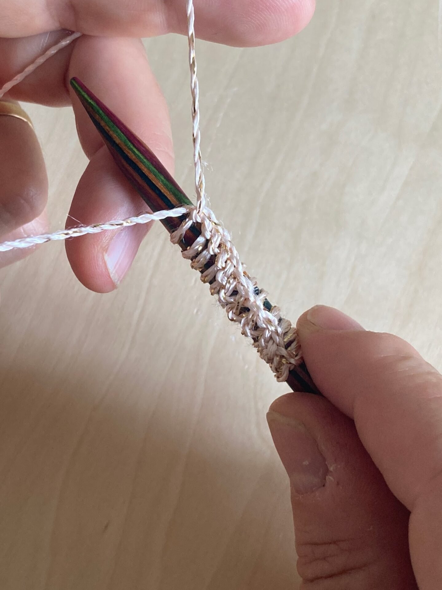 Offrir un "Cours tricot débutant" avec Emilie !